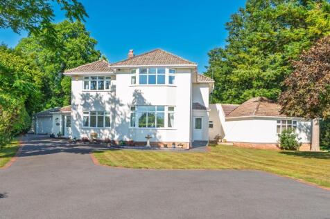 Substantial detached residence... 4 bed detached house for sale
