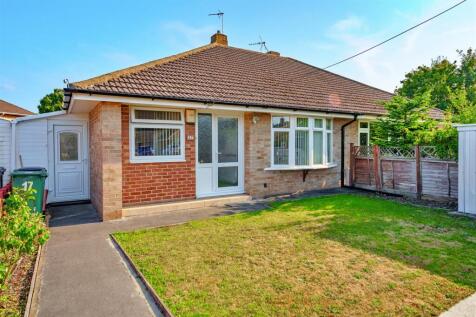 Delightful two bedroom bungalow in... 2 bed semi