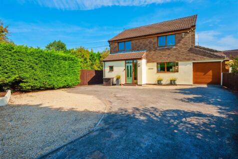 Ideally situated residence in... 4 bed detached house for sale