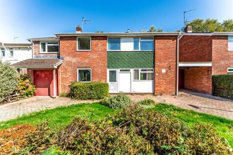 Extended four bedroom detached home... 4 bed link detached house for sale
