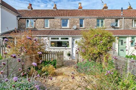 Charming two bedroom terraced cottage... 2 bed cottage for sale