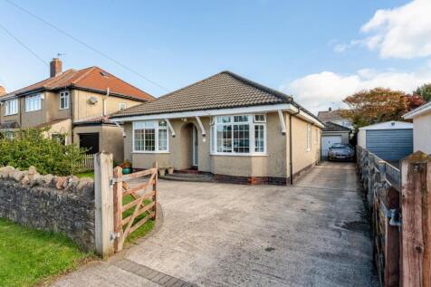 Spacious bungalow ideally situated in... 2 bed detached bungalow for sale