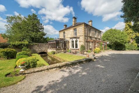 6 bedroom detached house for sale
