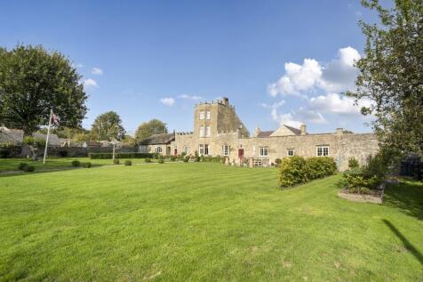 6 bedroom detached house for sale