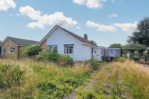 Glen Way, Oadby, Leicester 3 bed detached bungalow for sale