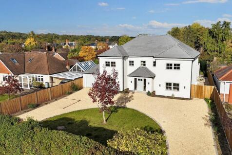 5 bedroom detached house for sale
