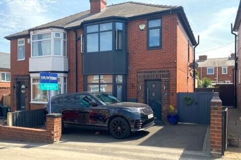 Lundhill Road, Wombwell, Barnsley... 3 bed semi