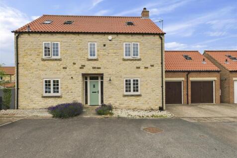 15, Pearsons Yard Swinton, YO17 6TF 5 bed detached house for sale