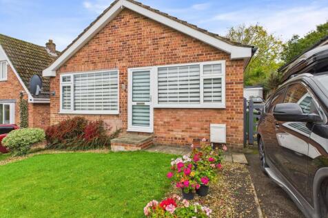 Byefield Grove, East Ayton, YO13 2 bed detached bungalow for sale
