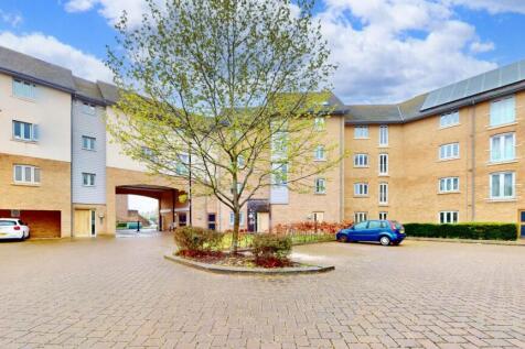 New Mossford Way, Barkingside, IG6 2 bed flat for sale