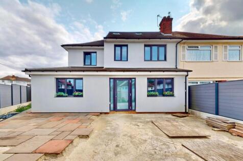 4 bedroom semi-detached house for sale