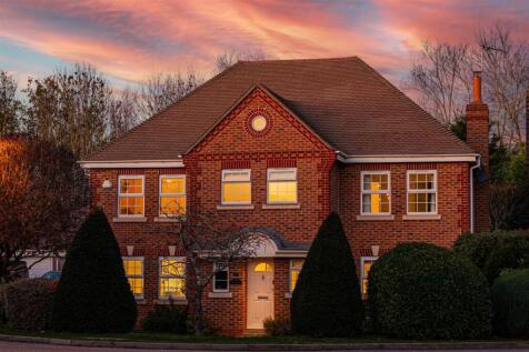 5 bedroom detached house for sale