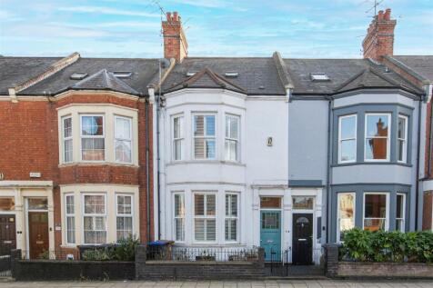 5 bedroom terraced house for sale