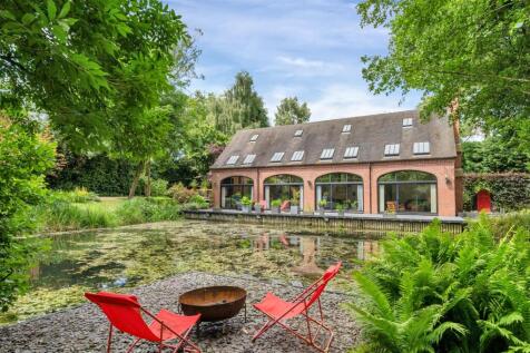 5 bedroom detached house for sale
