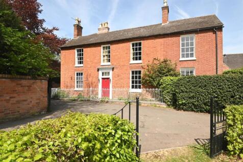 4 bedroom semi-detached house for sale