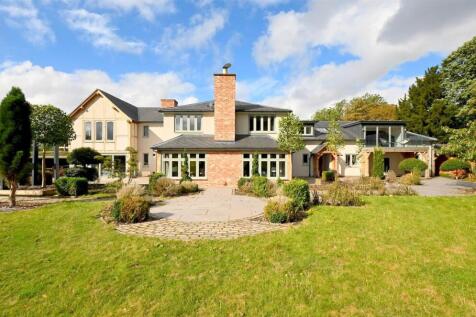 8 bedroom detached house for sale