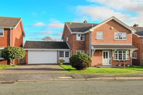 4 bedroom detached house for sale