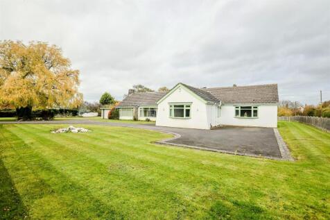 3 bedroom detached bungalow for sale