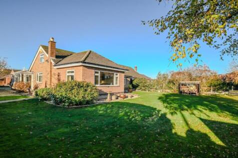 4 bedroom detached bungalow for sale