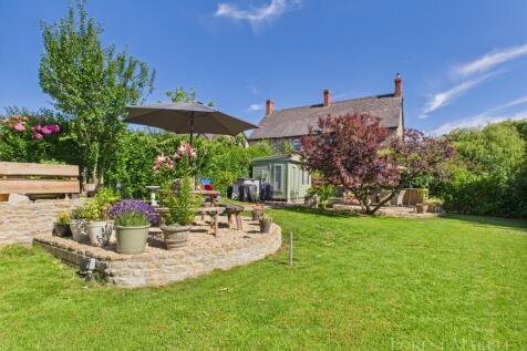 4 bedroom semi-detached house for sale