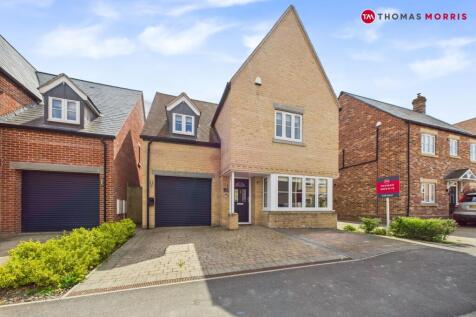 Victoria Way, Royston SG8 4 bed detached house for sale
