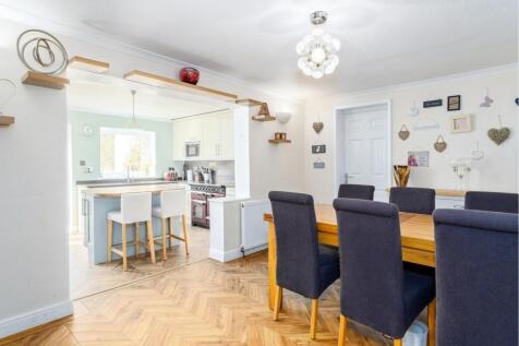 Royston Road, Royston SG8 5 bed detached house for sale