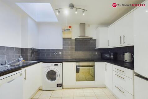 Lawns Court, Hertfordshire SG8 2 bed apartment for sale