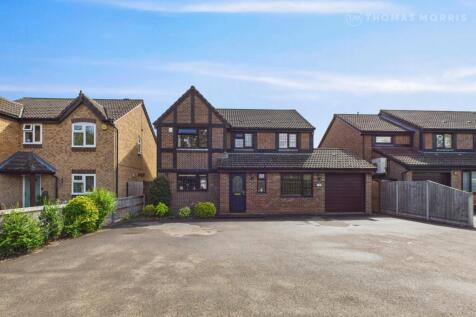 Cambridge Road, Royston SG8 4 bed detached house for sale