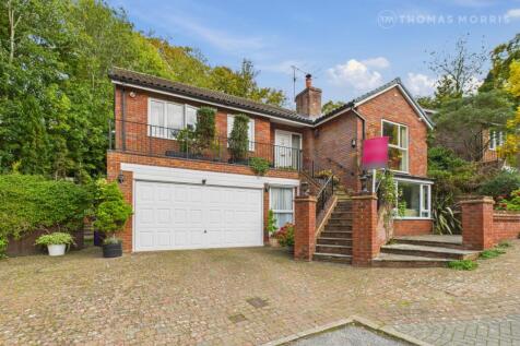 Shrubbery Grove, Hertfordshire SG8 4 bed detached house for sale