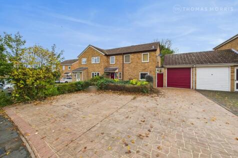 Rectory Close, St. Neots PE19 3 bed semi