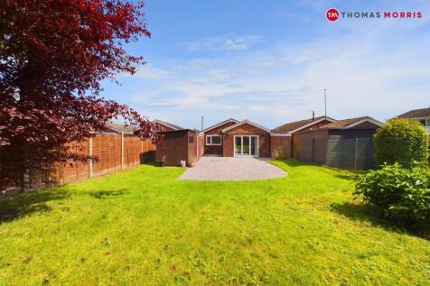 Tythe Piece, Huntingdon PE28 2 bed bungalow for sale