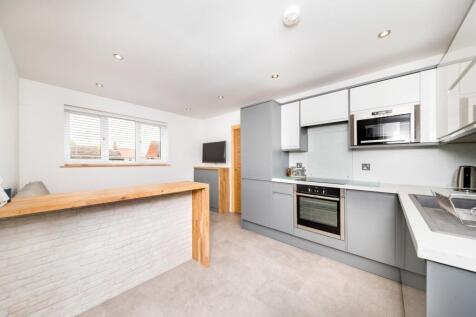 1 bedroom maisonette for sale