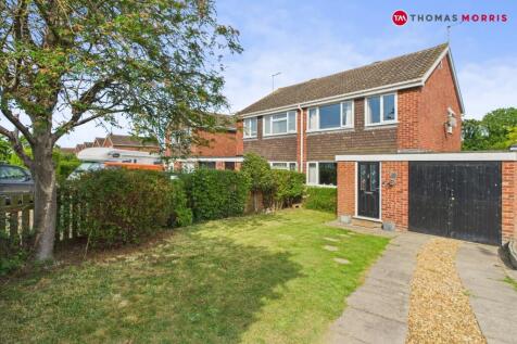 The Trundle, Huntingdon PE28 3 bed semi