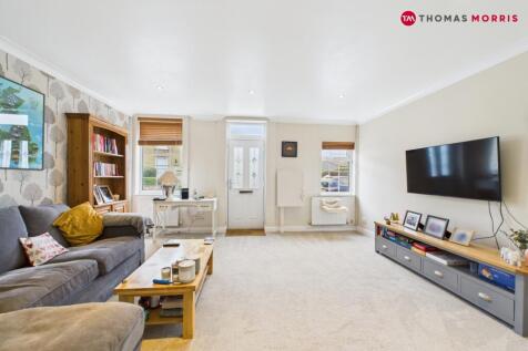 High Street, Huntingdon PE28 3 bed terraced house for sale