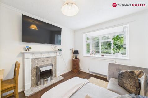 Lorna Court, Cambridgeshire PE27 1 bed apartment for sale