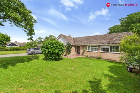 Lancaster Close, Huntingdon PE28 4 bed bungalow for sale