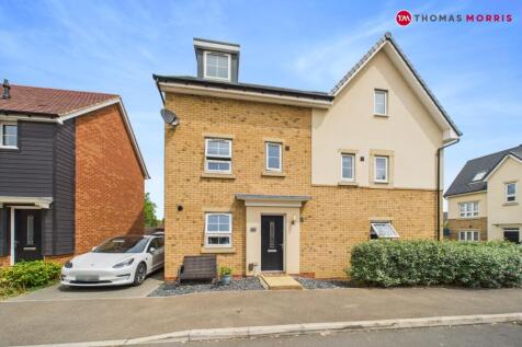 Knights Way, Cambridgeshire PE27 4 bed semi