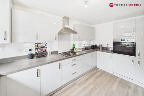Knights Way, Cambridgeshire PE27 4 bed semi
