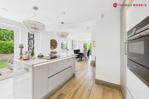 Rose Meadows, Huntingdon PE28 4 bed detached house for sale