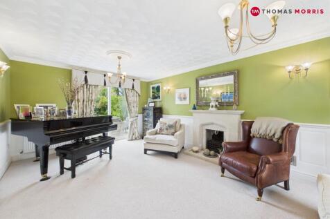 Rose Meadows, Huntingdon PE28 4 bed detached house for sale