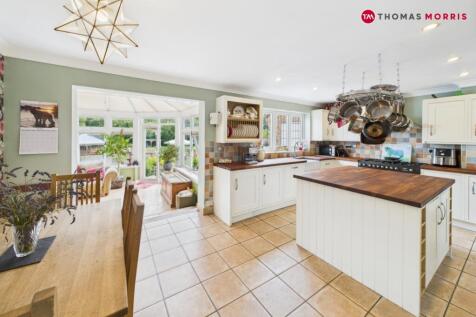 The Bank, Huntingdon PE28 4 bed detached house for sale