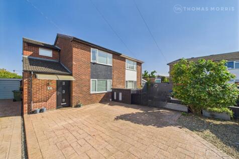 Little Moor, Huntingdon PE28 2 bed semi