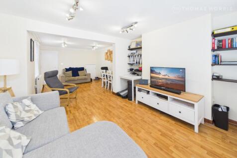 High Street, Huntingdon PE28 2 bed terraced house for sale