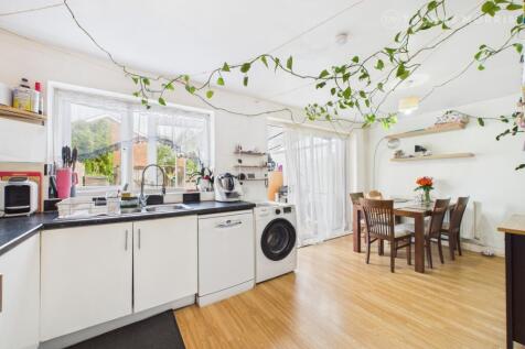 Burstellars, Cambridgeshire PE27 3 bed terraced house for sale