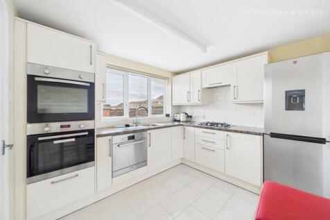 Hill Rise, Cambridgeshire PE27 2 bed apartment for sale