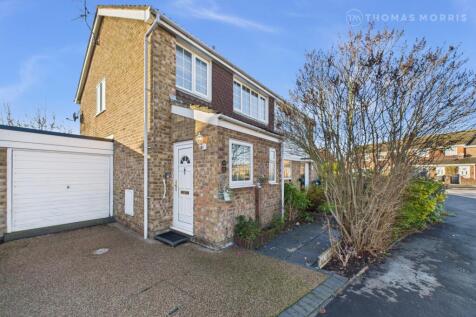 The Mallards, Cambridgeshire PE27 3 bed semi