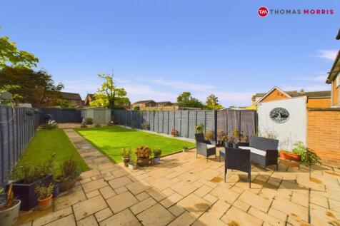 Hollidays Road, Huntingdon PE28 4 bed semi