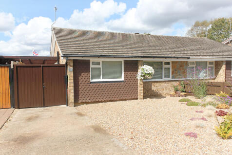 2 bedroom semi-detached bungalow for sale