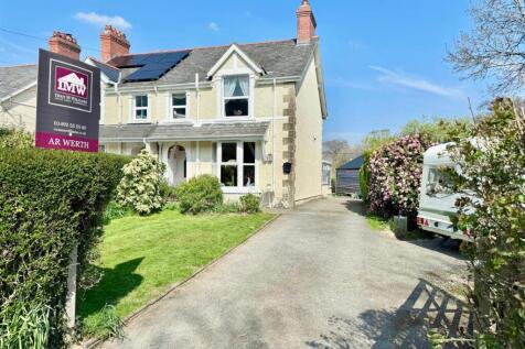 3 bedroom semi-detached house for sale