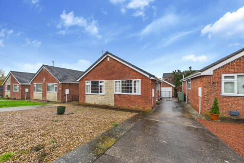 Chesterfield S42 2 bed detached bungalow for sale